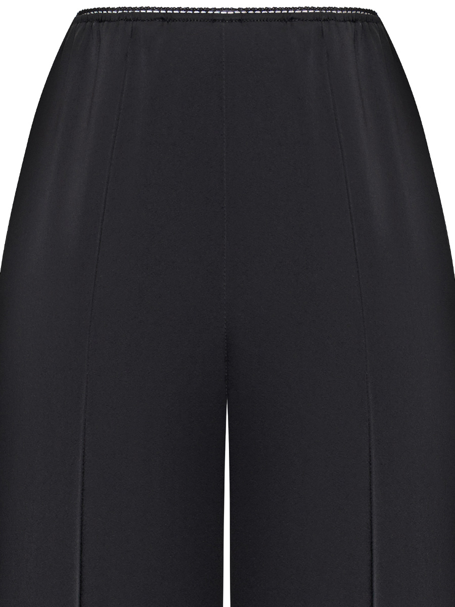 Брюки из черного атласа